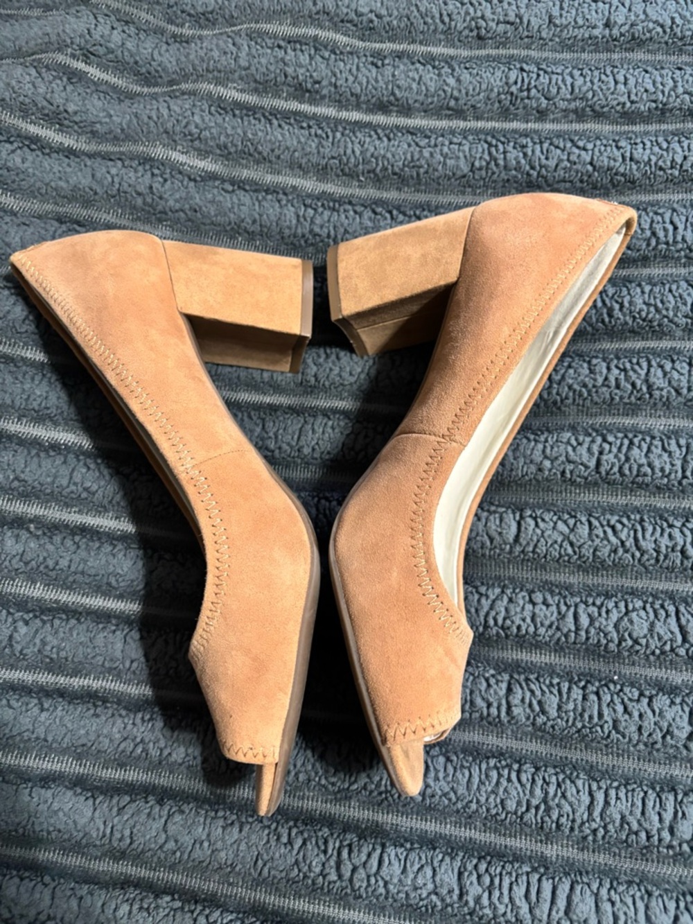 Anne Klein flex - peep-toe tan leather chunky heels size 8.5 - Picture 3 of 13